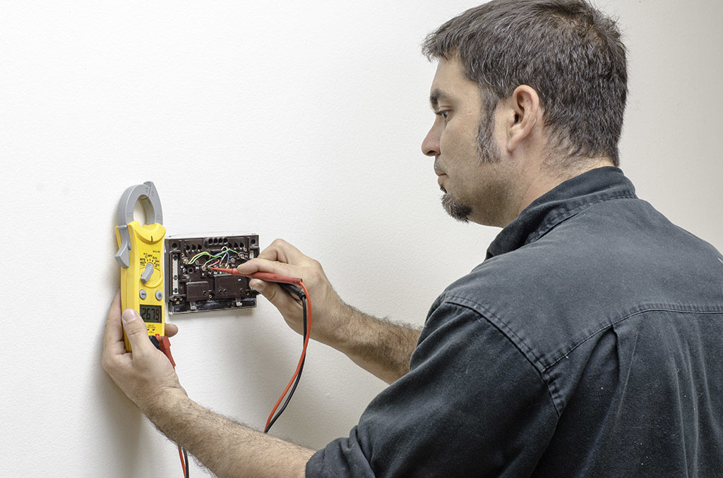 Addressing/Fixing Problems and Installing a Thermostat – What You Should Know | Heating and Air Conditioning Services in Fort Worth, TX