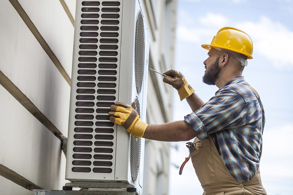 When Do You Need to Hire Professionals of Air Conditioning Service in Fort Worth, TX?