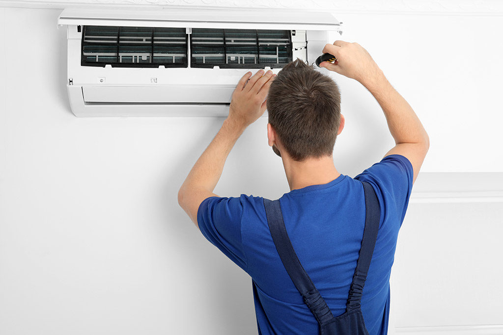 8 Signs You Need Air Conditioning Service In Fort Worth, TX