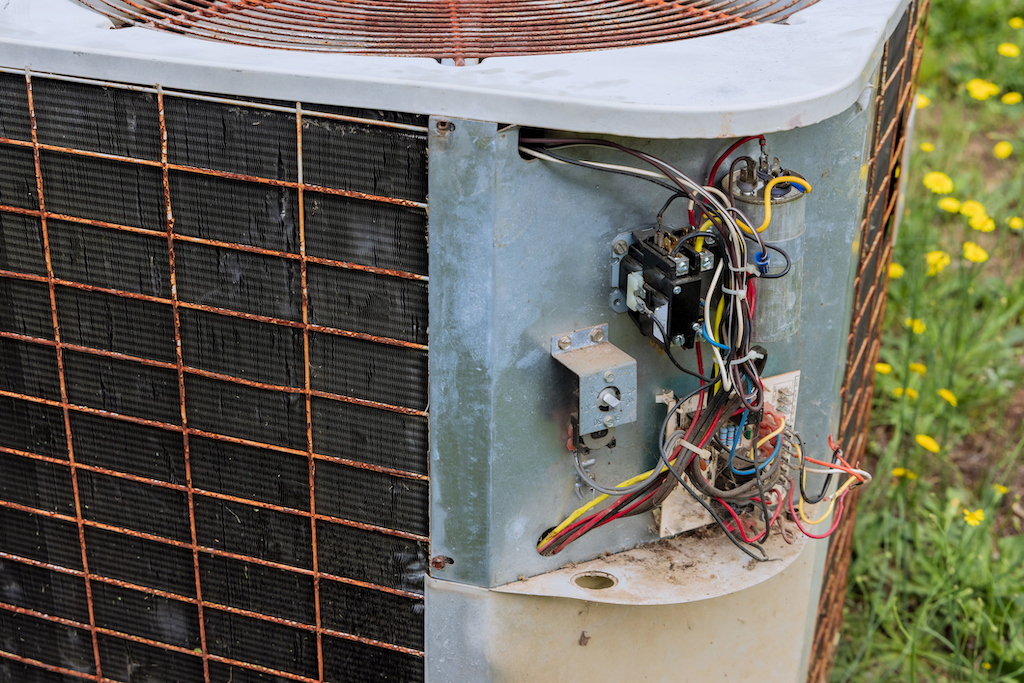 Old ac unit in need of a replacement. | HVAC Service 