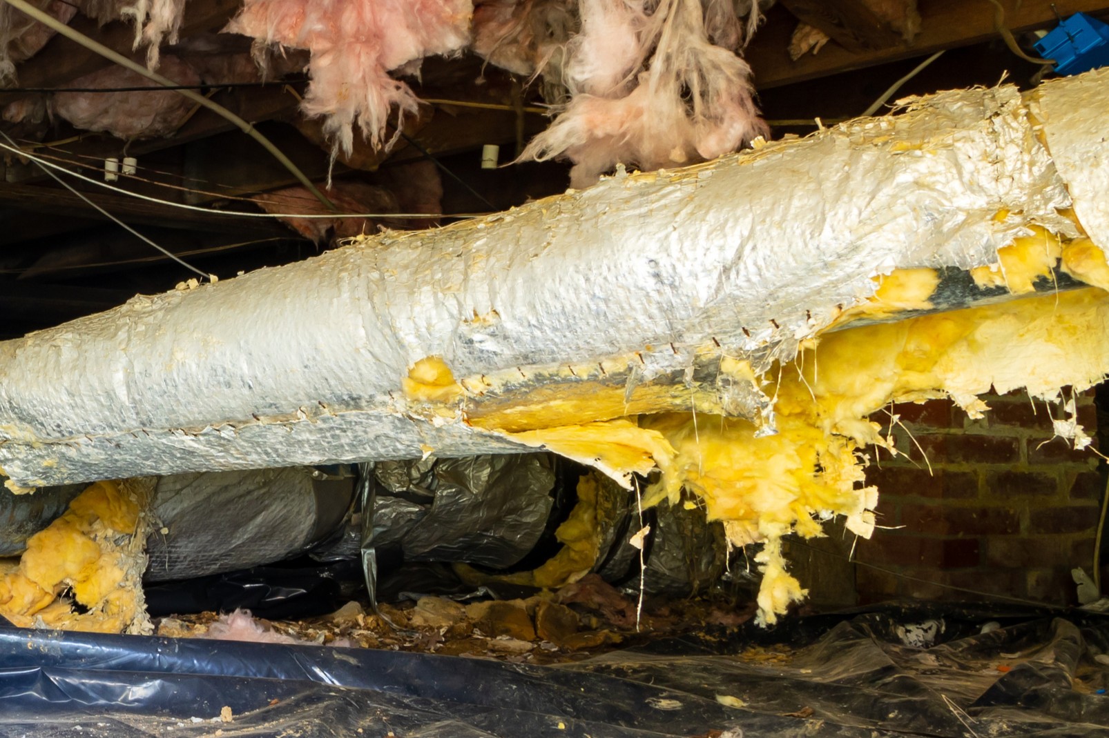 Damaged insulation, Duct leakage sealing.