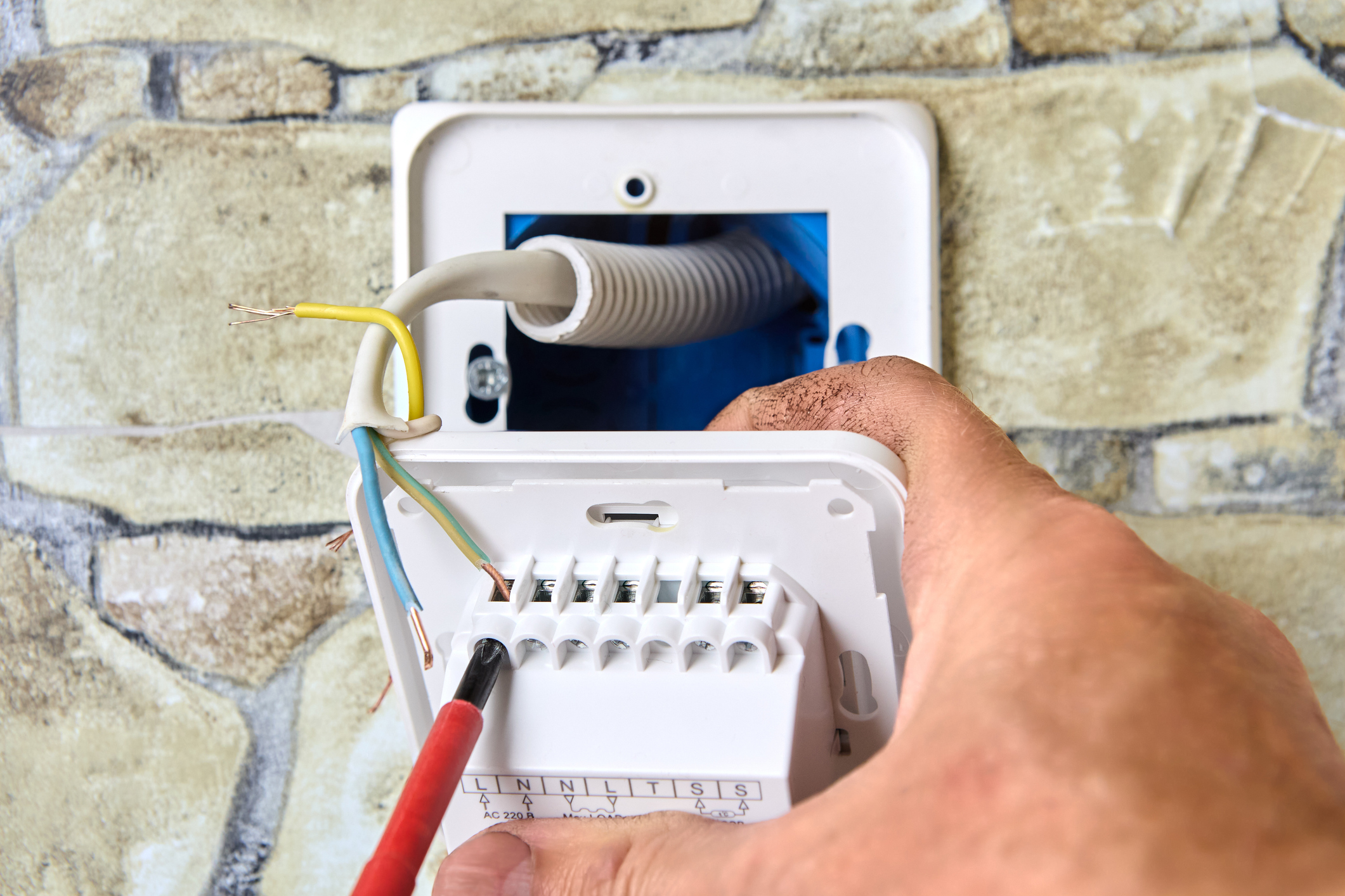 Thermostat wiring, Thermostat schedule programming.