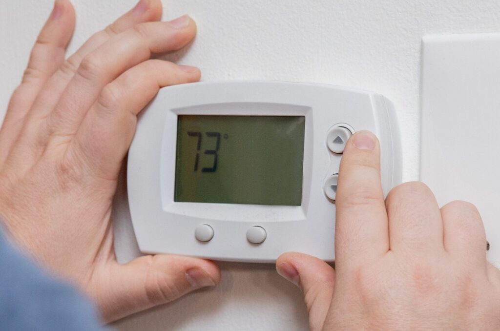 Thermostat Battery Replacement That Ends Surprise Shutdowns